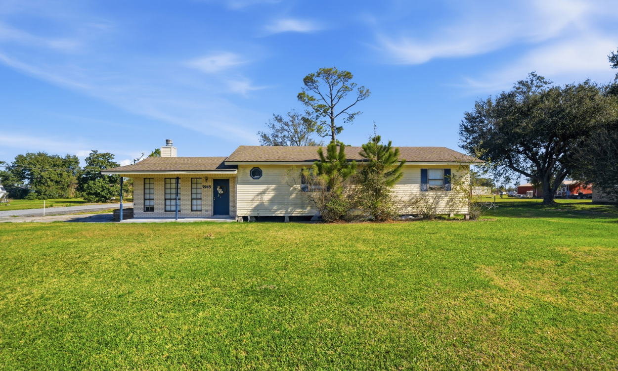 7945 Nelson Rd, Lake Charles, LA 70605